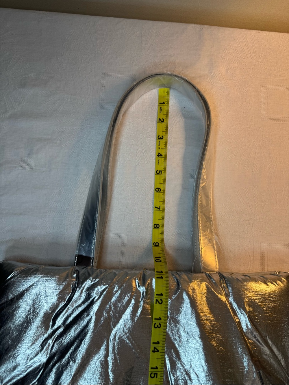 CLINIQUE PUFFY SILVER TOTE BAG WITH GREEN INSIDE LINING - Picture 8 of 10